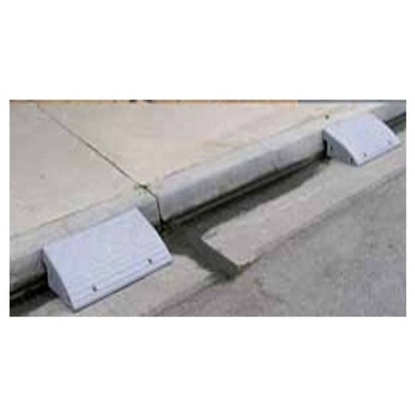 CURB RAMP 10 TON 23x13.5